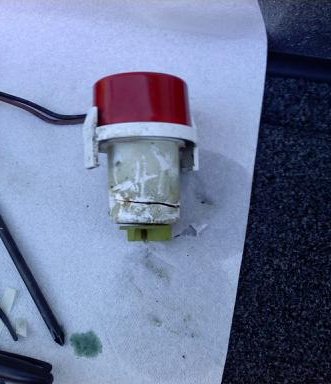 Rule aerator pump (cracked)